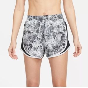 NWT Women's Nike dri-fit tempo running shorts